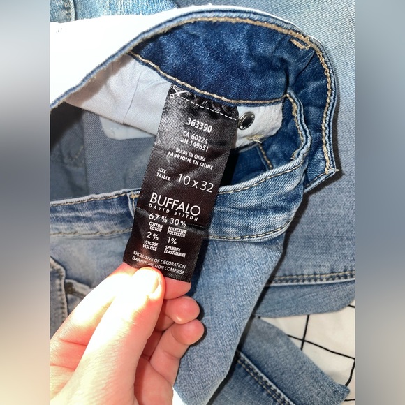 Mid Rise Buffalo David Bitton Jeans😍 - Picture 8 of 8